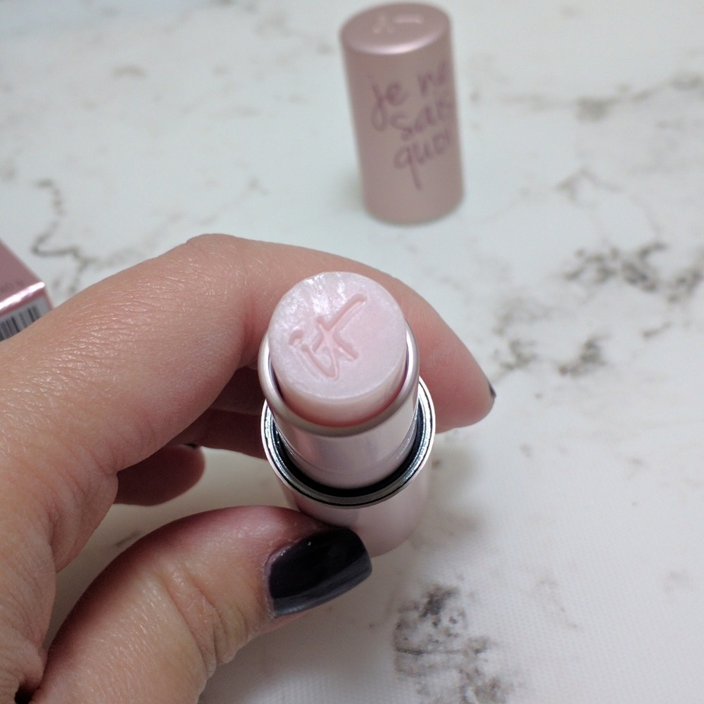 It Cosmetics Je Ne Sais Quoi Hydrating Lip Balm - Picture 3 of 5